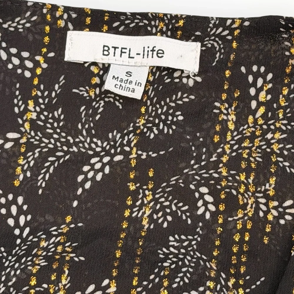 BTFL‑Life Black Gold Metallic Floral Wrap Maxi Dress Long Sleeve Slit Size Small